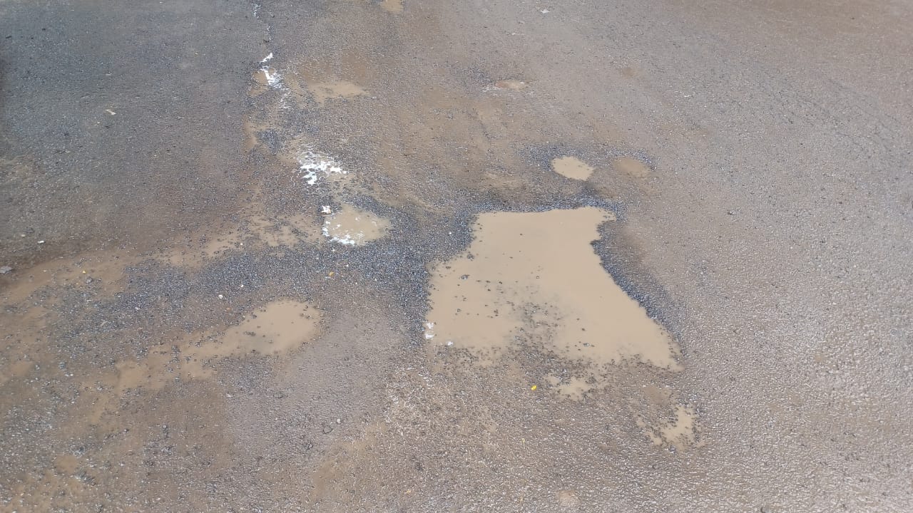 Road potholes in Thane