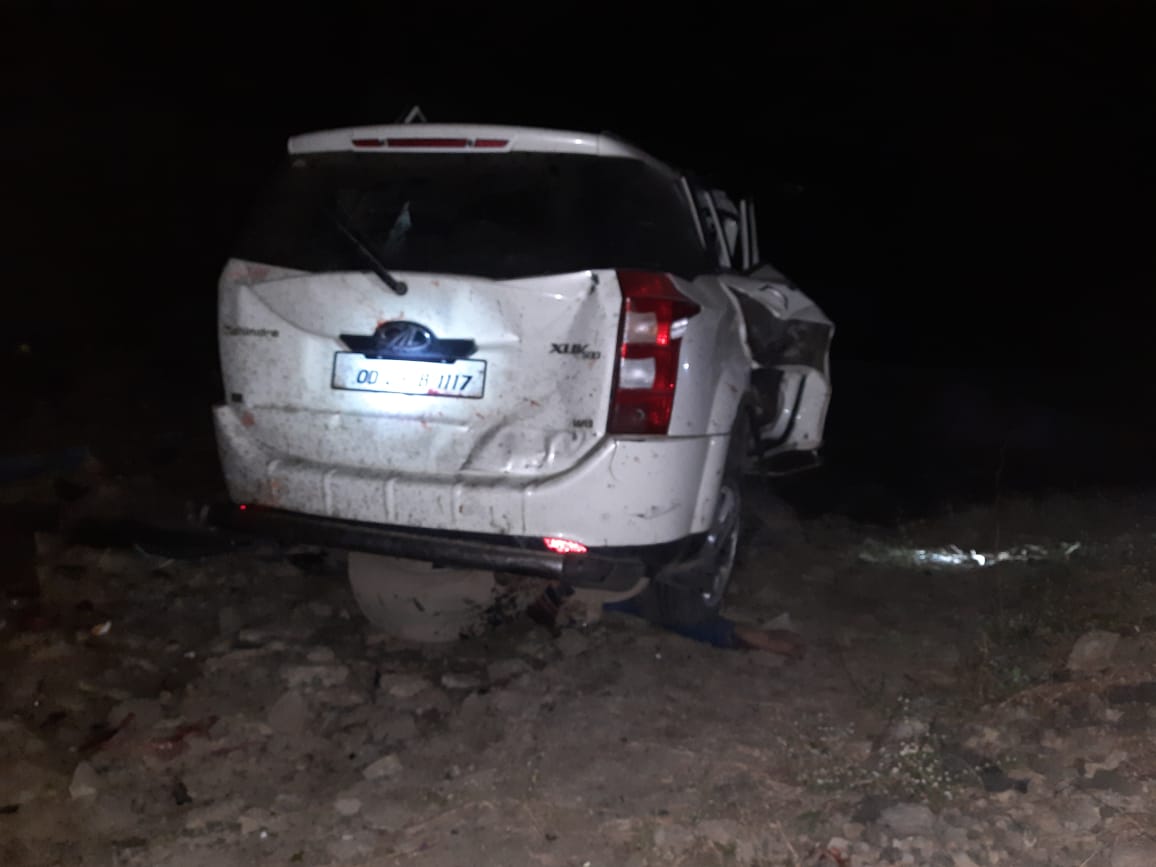 car falls under bridge