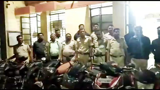 Police raid on forest gambling in yavatmal