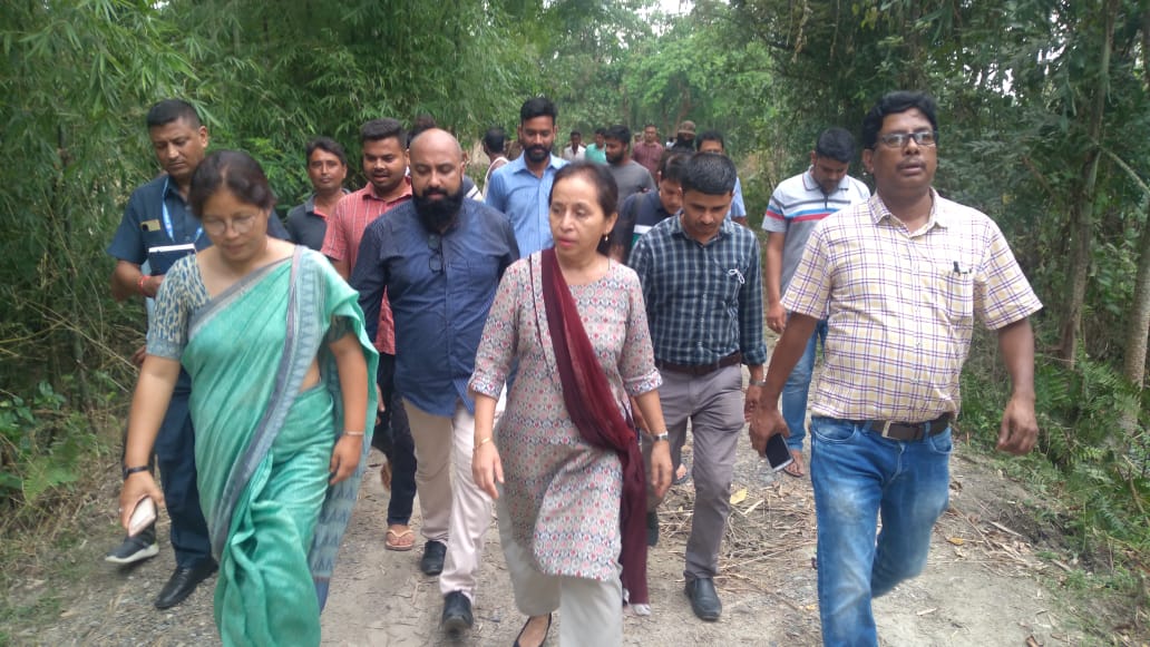 minister-nandita-garlosa-visits-nalbari-flood-affected-area