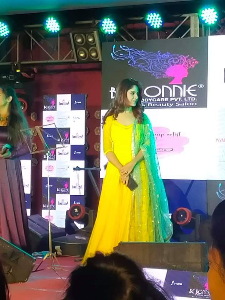 Madan Mitra walks on ramp in Glorious Make-up Artists Award Show