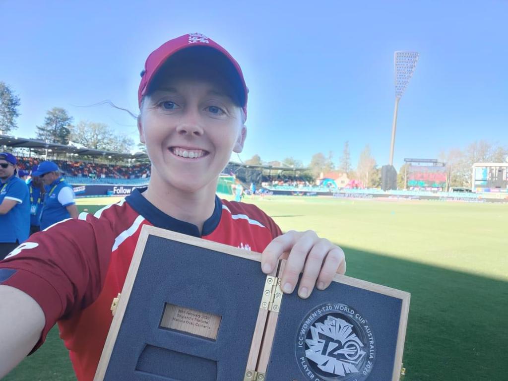 Heather Knight with the Player of the Match award.