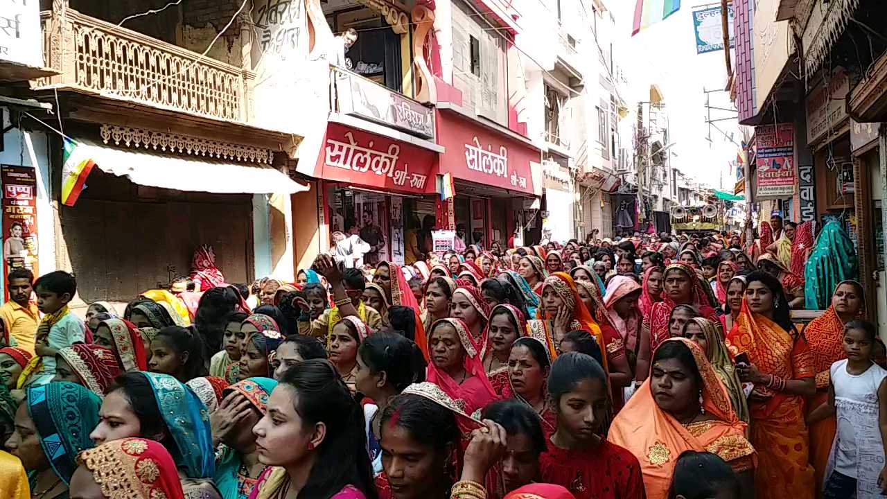 radha krishna shobhayatra taken out in agar malwa of malipura