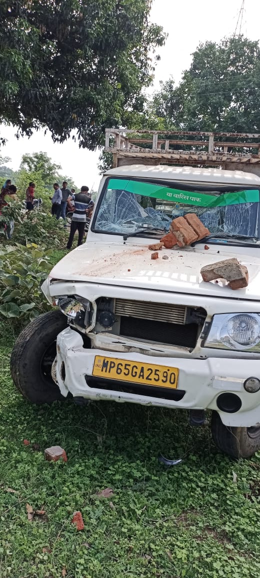 Bike hit by pickup in Anuppur