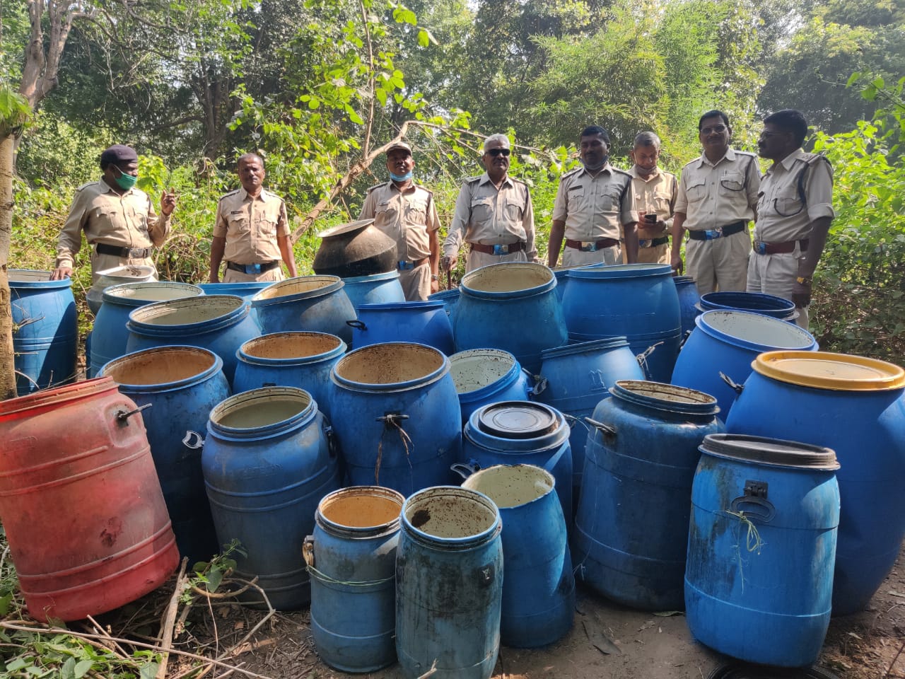 Mahua lahn and raw liquor seized