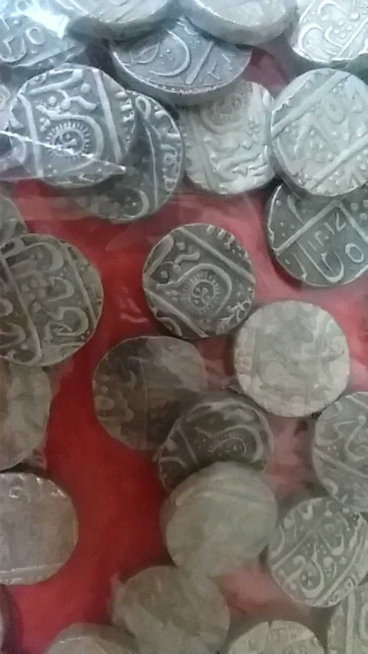 2,484 antique silver coins worth Rs 14L recovered from labourer in Madhya Pradesh