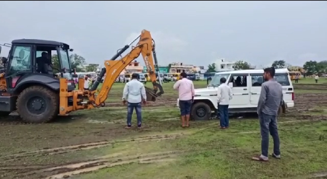 Election vehicles stuck in heavy mud