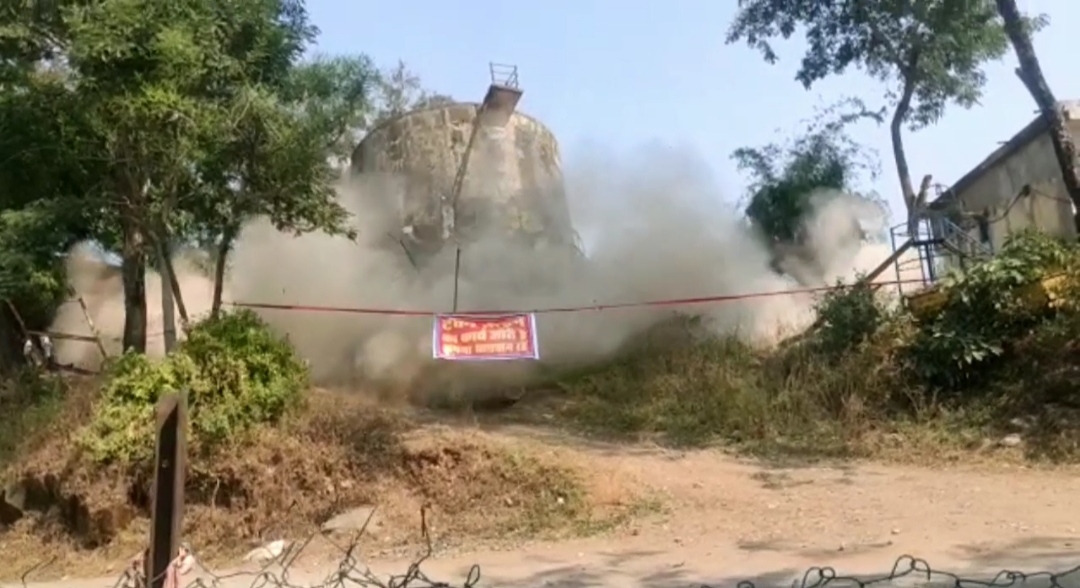 40 year old water tank dropped in Chicholi Municipal Council Betul