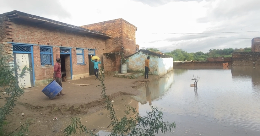 Flood warning in Bhind