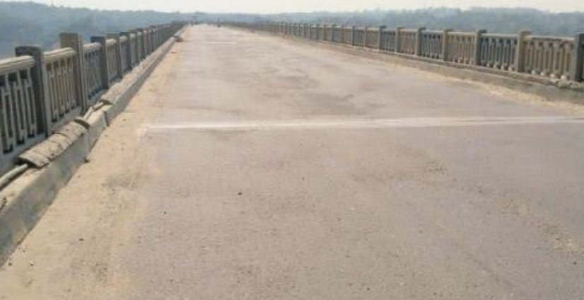 Aagain damaged old Chambal bridge