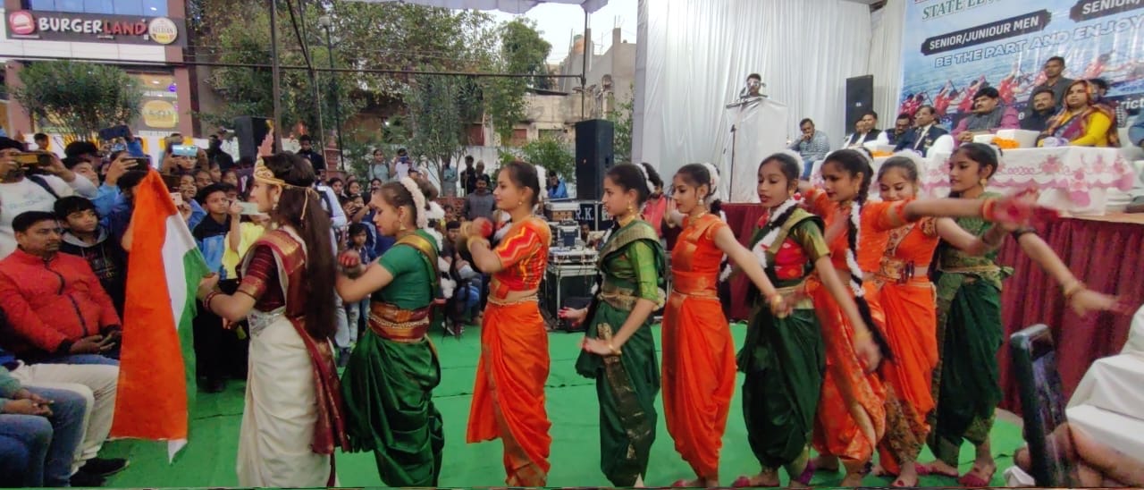 dragon boat ramanch in bhind gauri sarovar