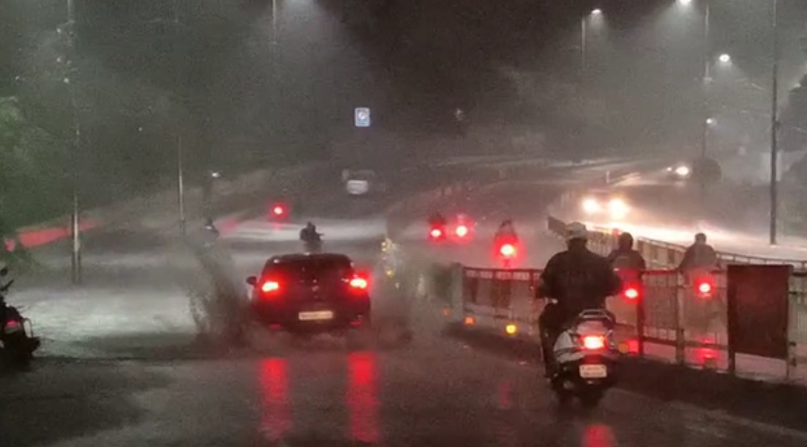 flooded roads in bhopal due to torrential rain