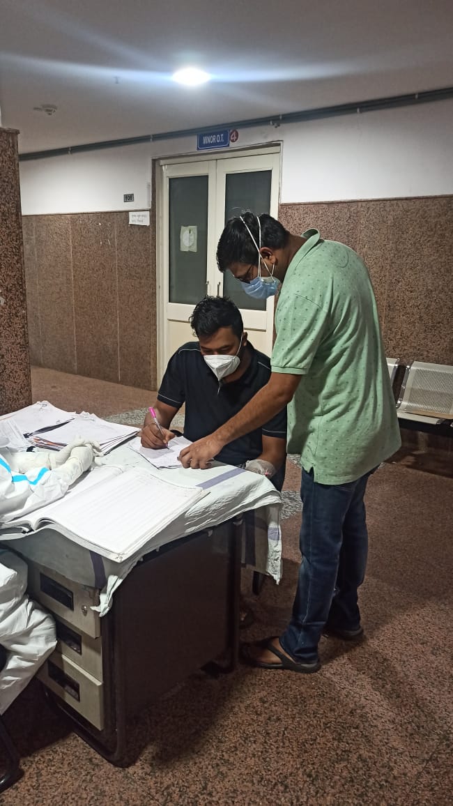 Two doctors of Bhopal are treating patients