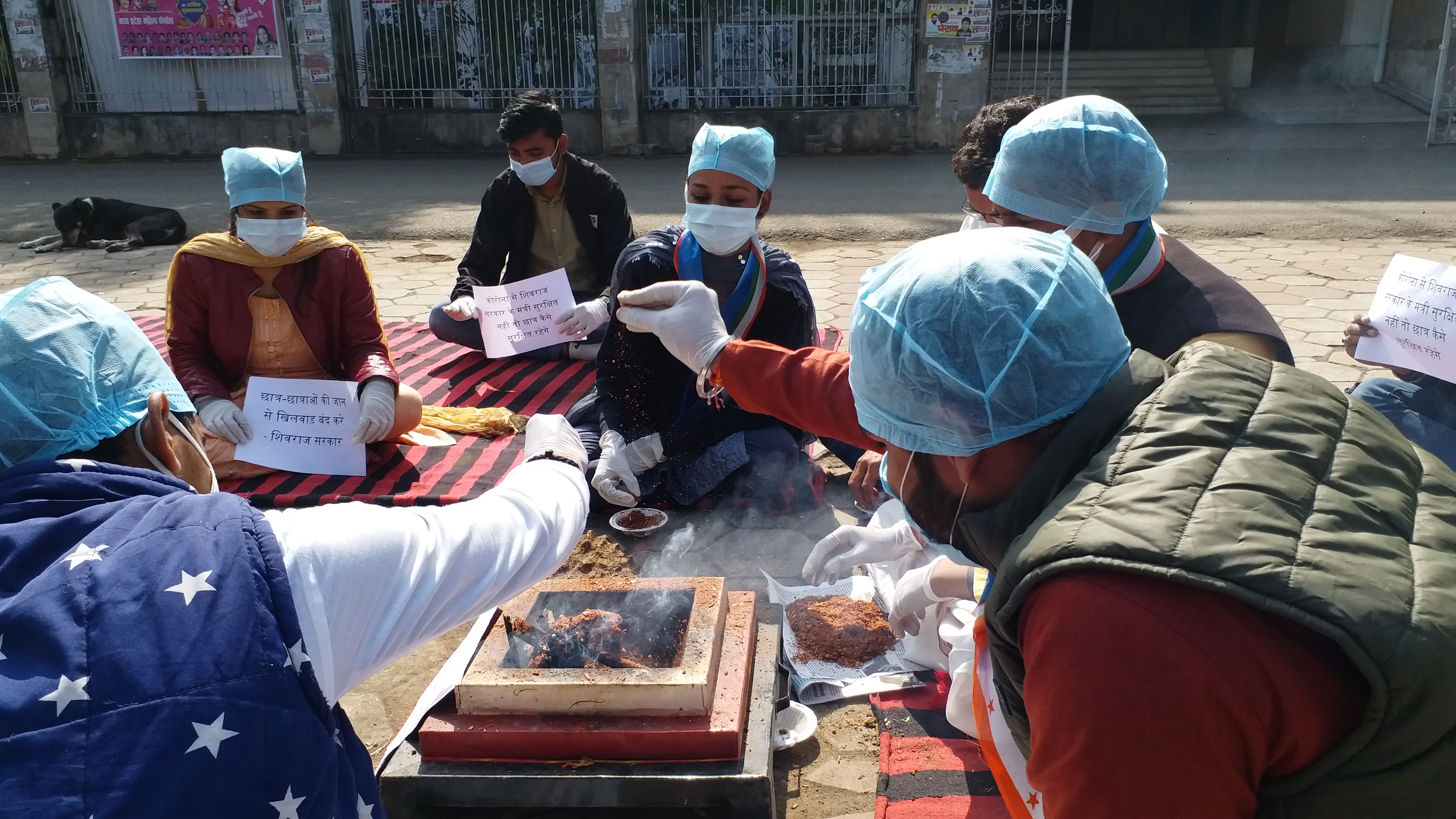 NSUI performed havan for wisdom of Shivraj government during corona pandemic