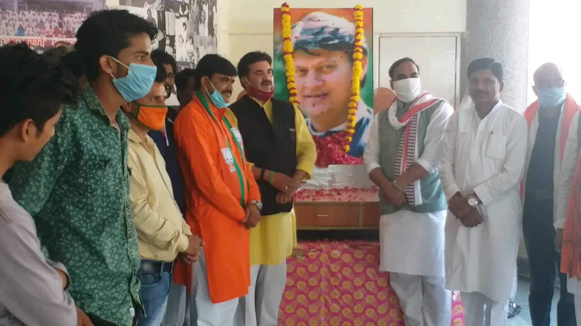 BJP paid tribute to Madhavrao Scindia