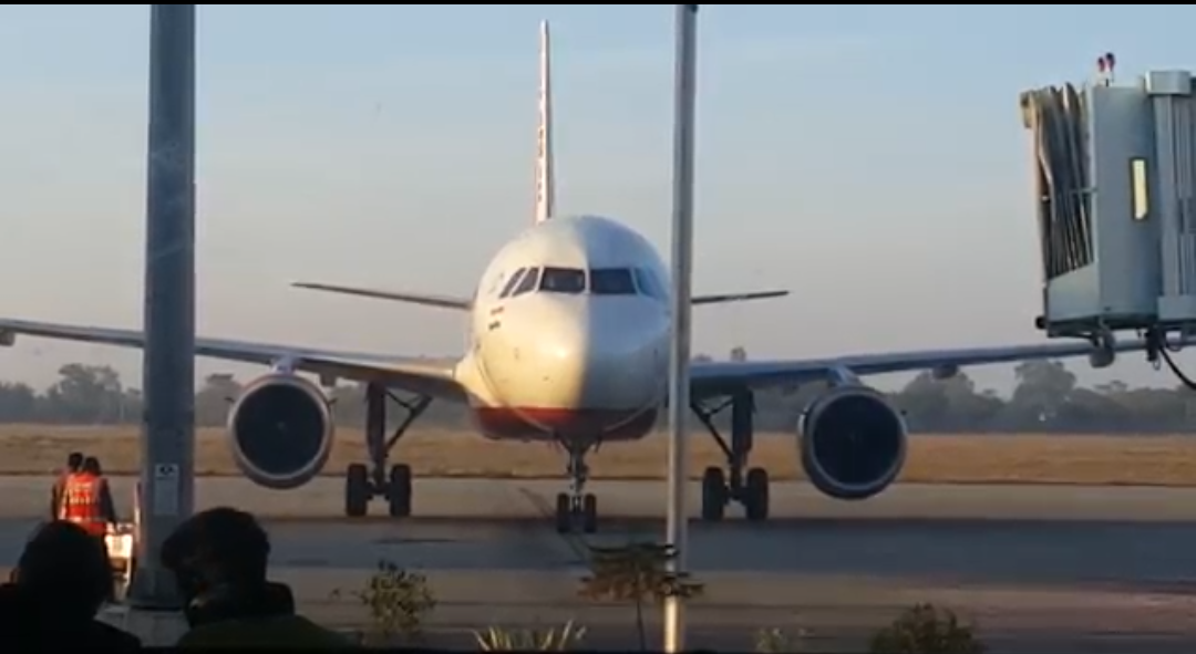 First flight of IndiGo started for Hyderabad, people did not show trend