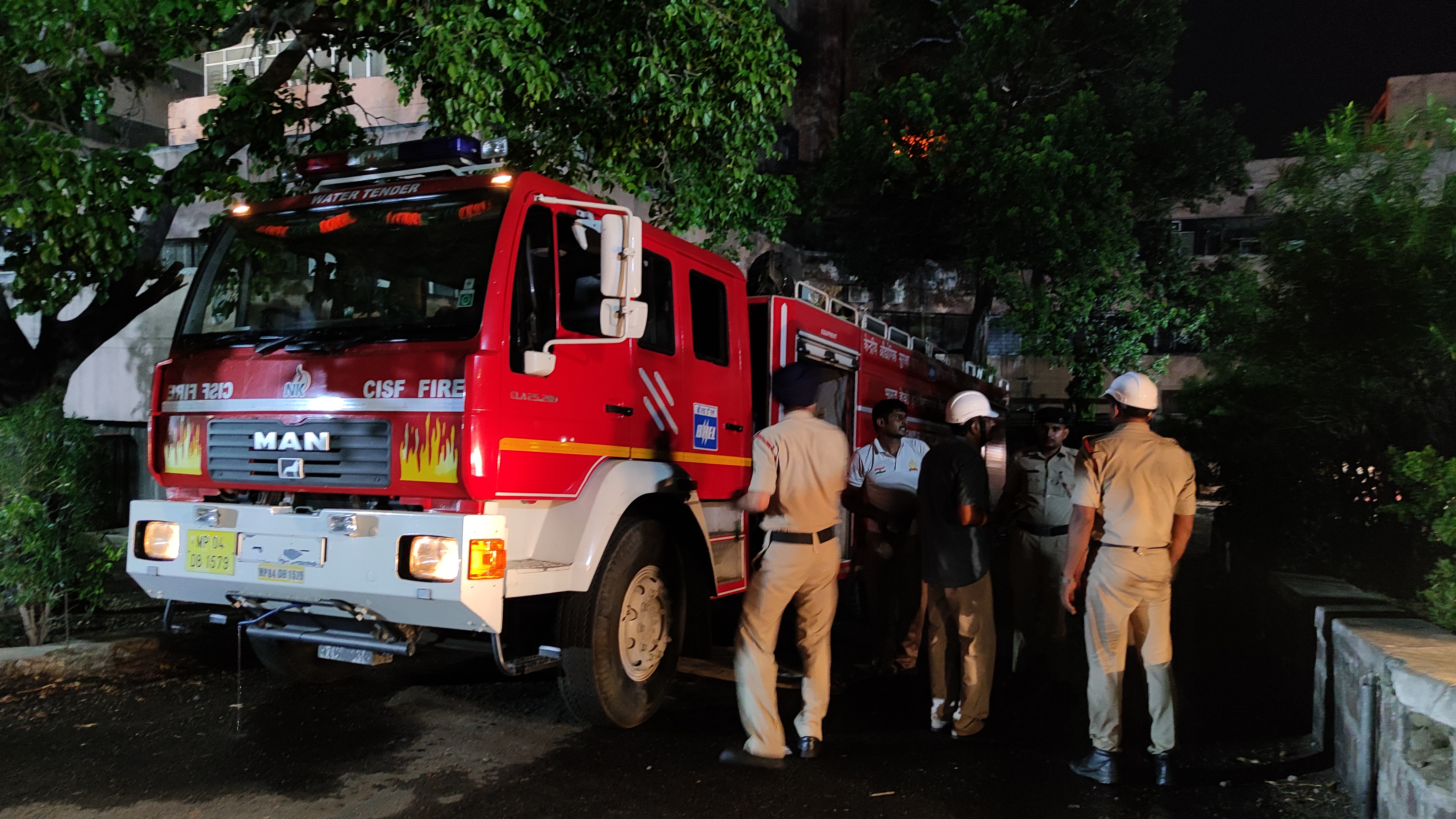 MP: Bhopal: Fire Update: The fire that broke out in Satpura Bhavan on Monday continued to burn till Tuesday morning.