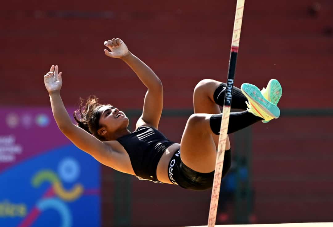 pole vault player nitika