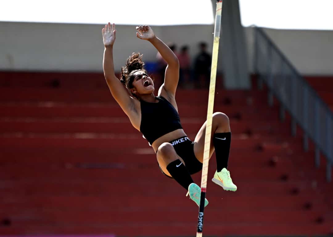 pole vault player nitika