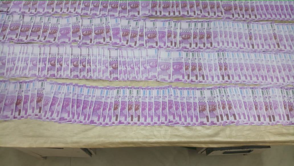 Four accused arrested with fake notes