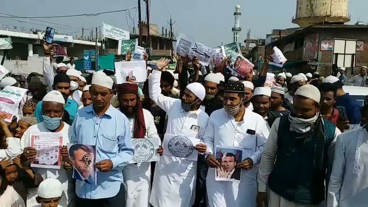 protest against france on the occasion of eid milad un nabi in bhopal madhya pradesh