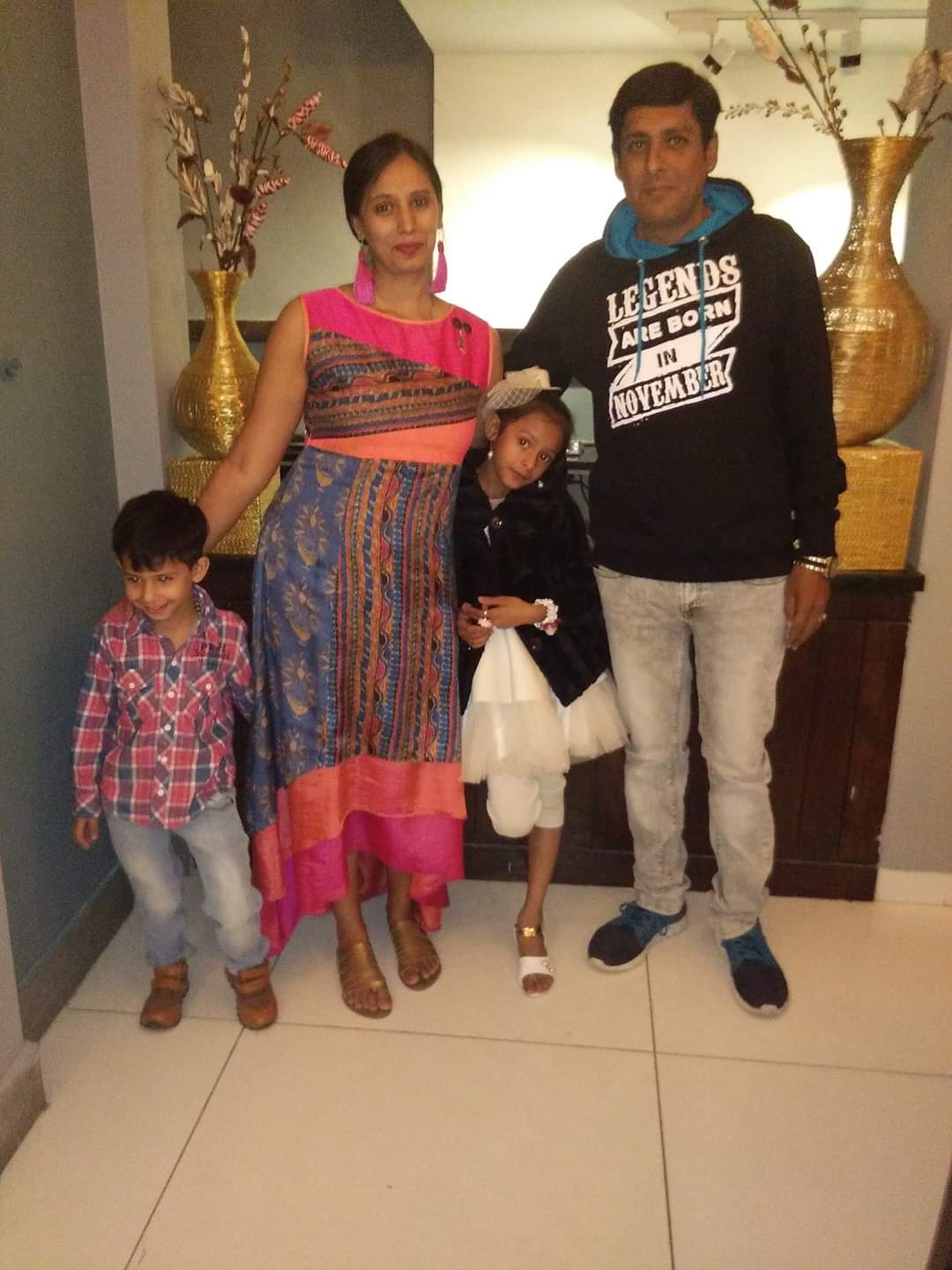 Anjali picture with family