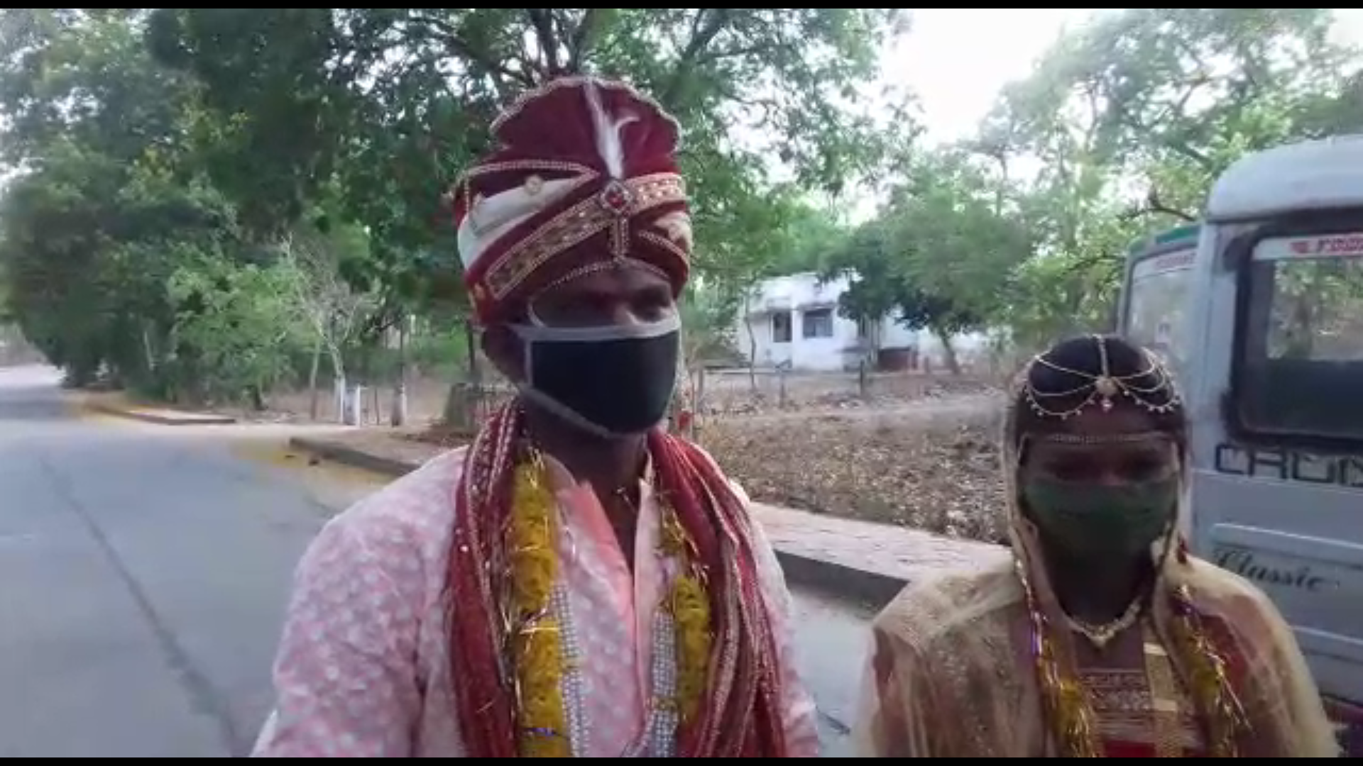 Burhanpur's youth marries in  Maharashtra through e-pass