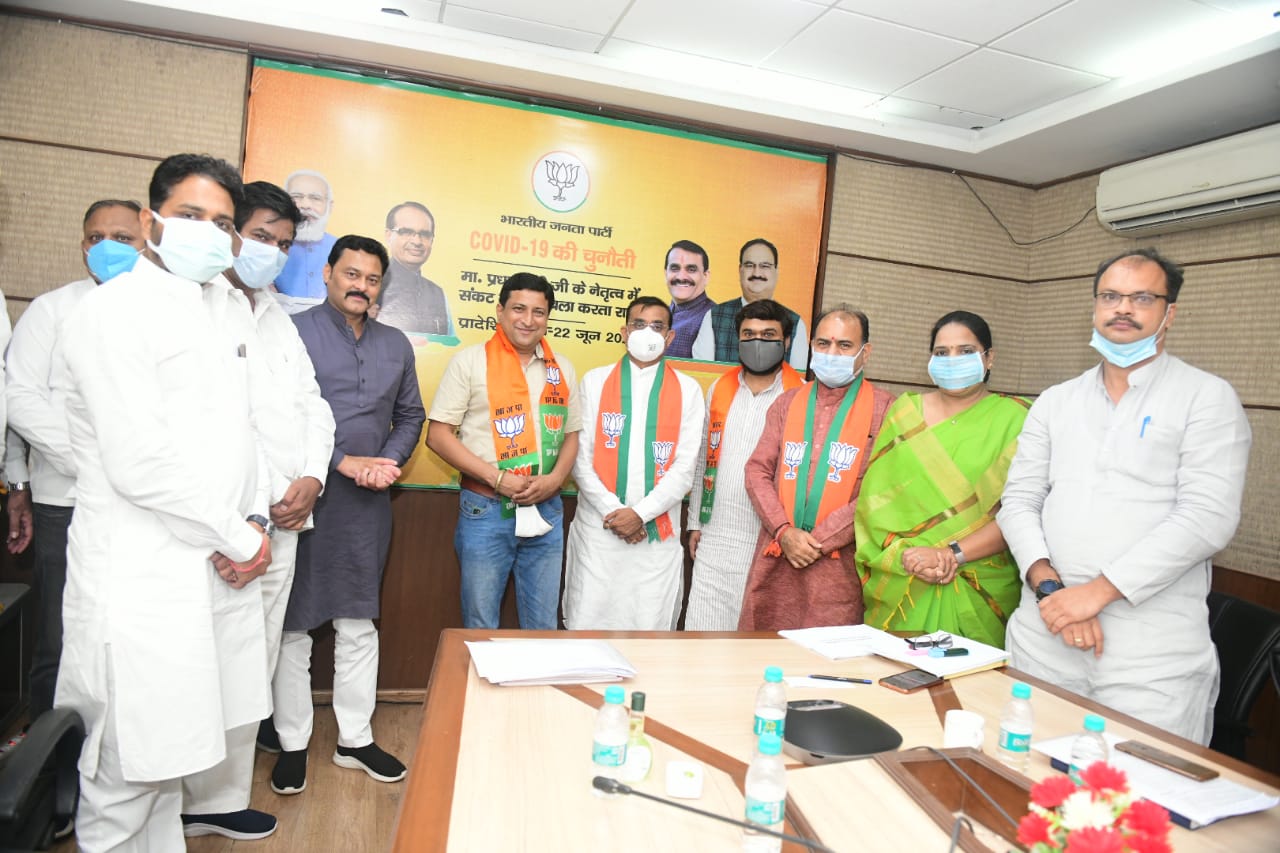 Saurabh Thakur joins BJP