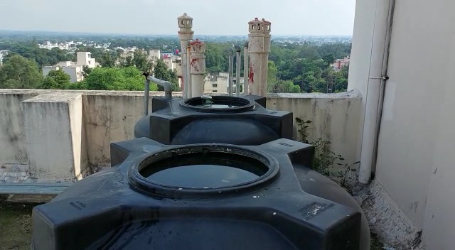 Chhindwara Hospital liquor bottle floating