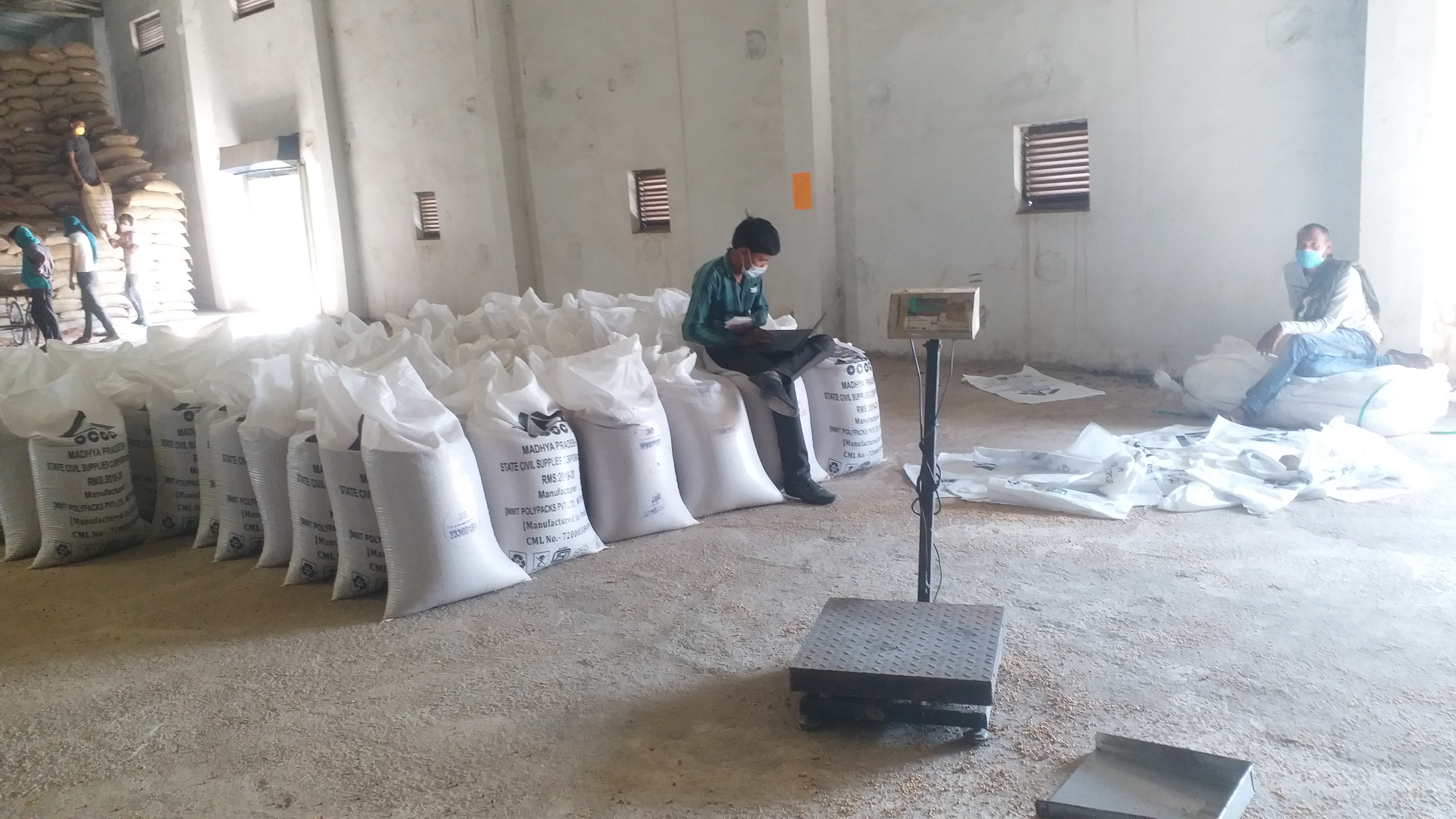 there-is-no-sanitizer-at-the-wheat-procurement-center-in-chhindwara