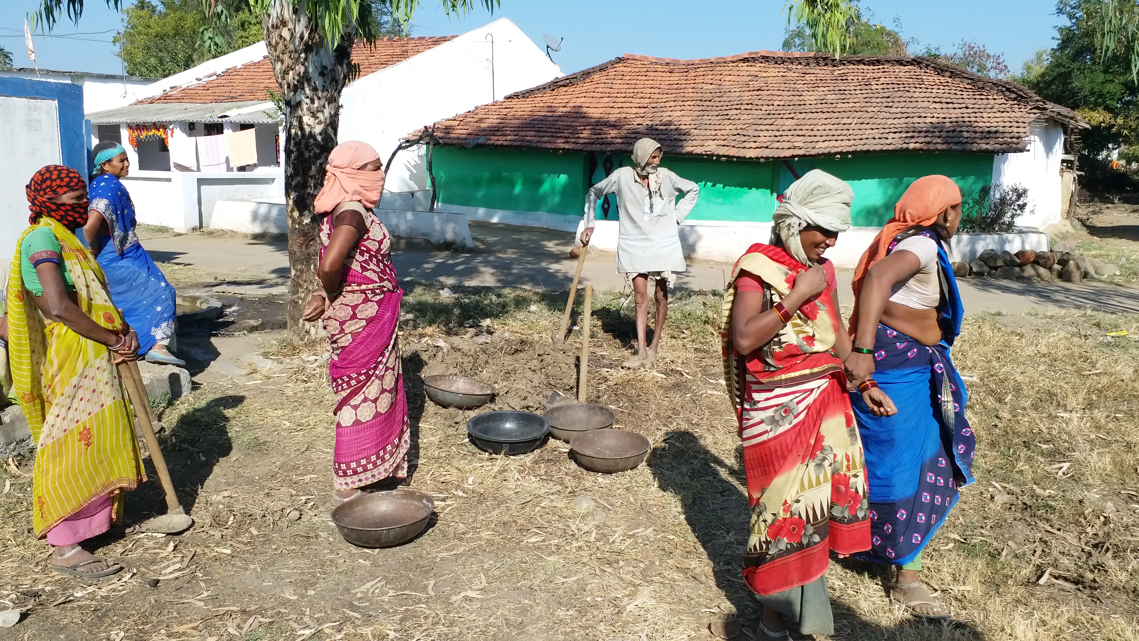 Workers found work under MNREGA in Chhindwara