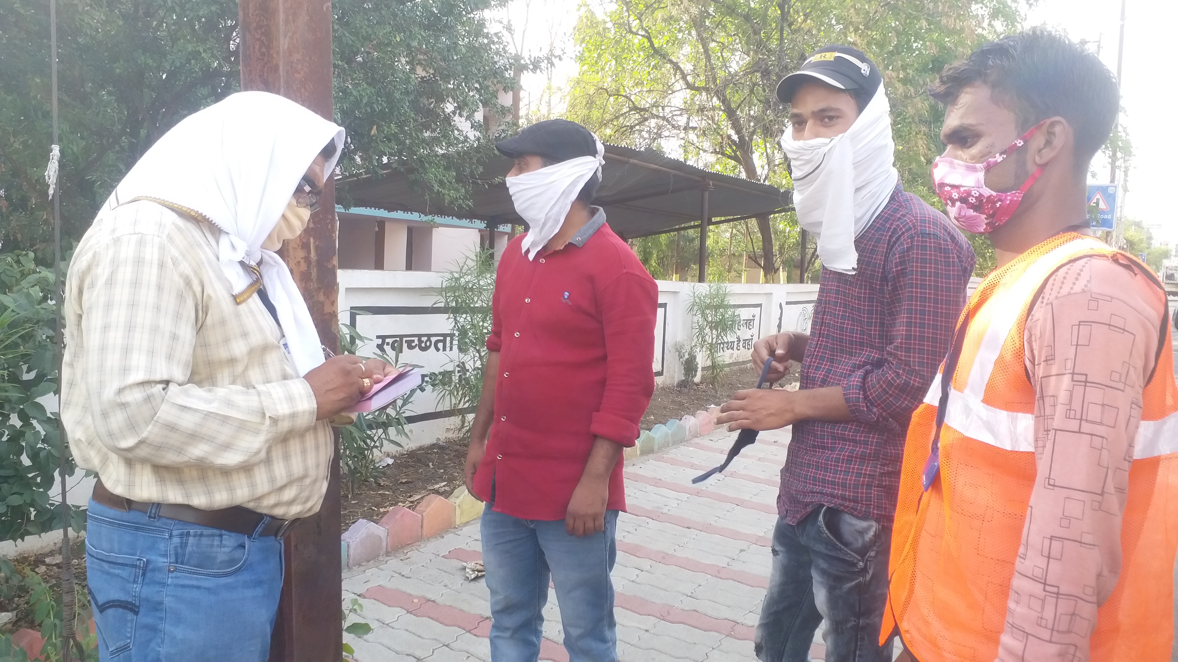 administration taken action against who were roaming without mask in chhindwara