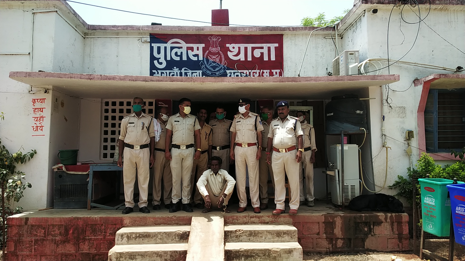 Chhatarpur police arrested the accused who were absconding for seven years