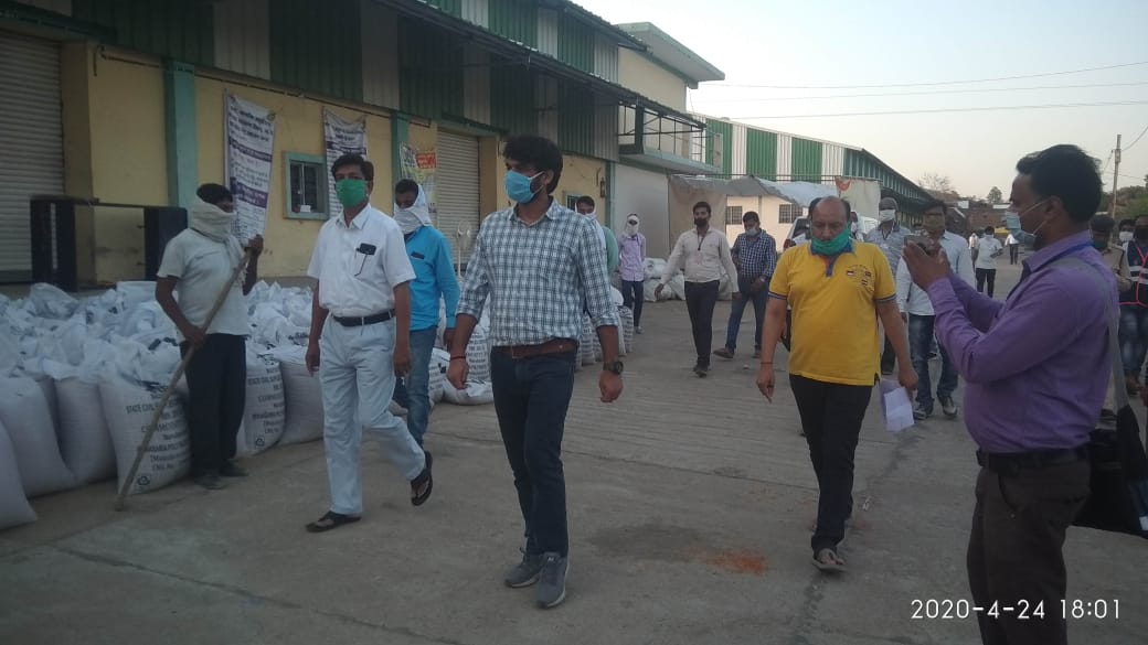 District Panchayat CEO inspected of wheat procurement center in lavkushnagar chhaterpur