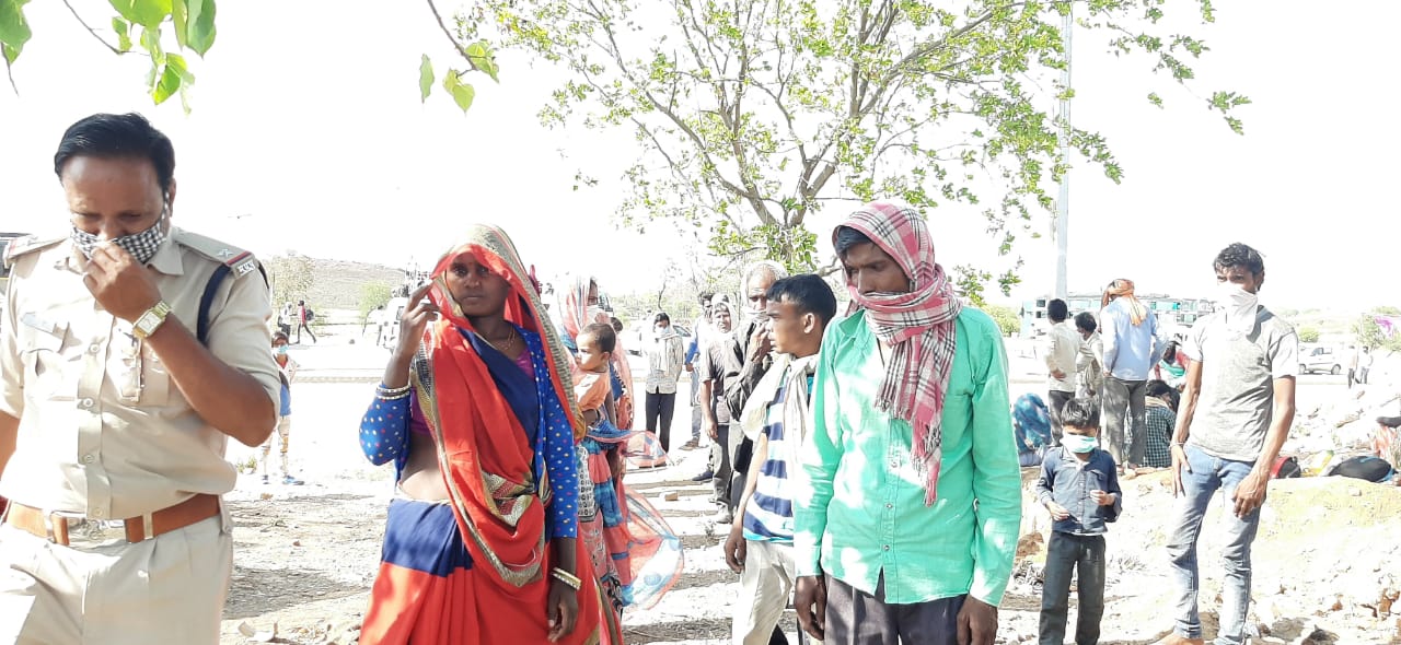 Poor facing lockdown in chhatrpur