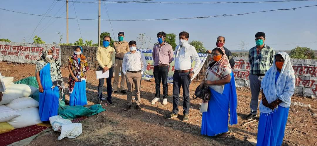 women at paddy procurement