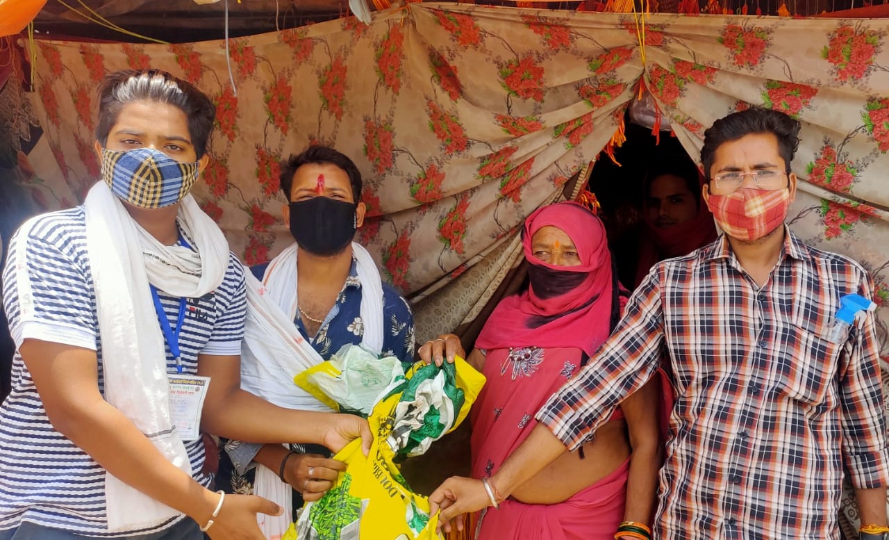 ration is being distributed to the needy in datia