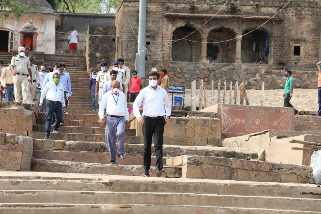 Collector visited Narmada River Ghat at Nemawar