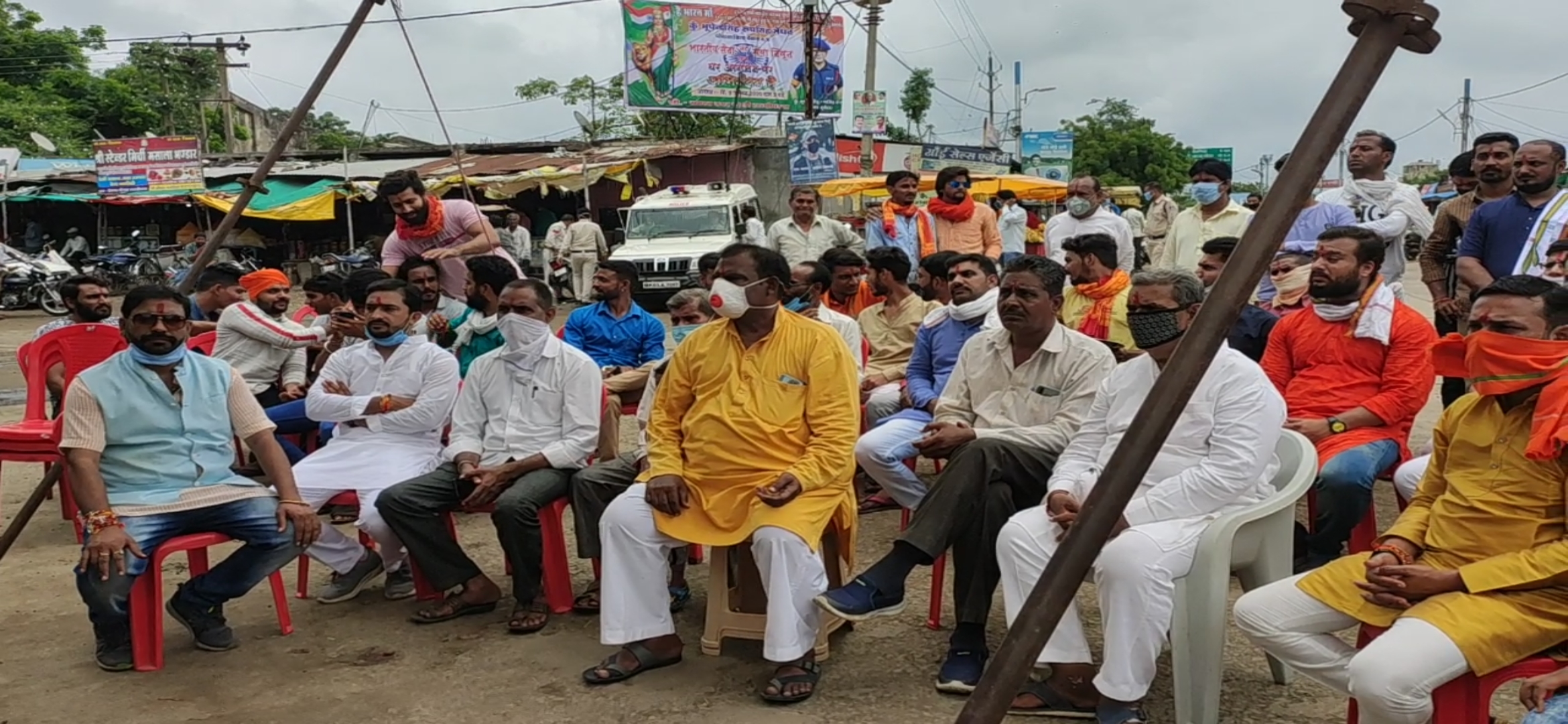 Sri Ram Mandir Bhoomipujan program seen on big screen in Hatpipalya