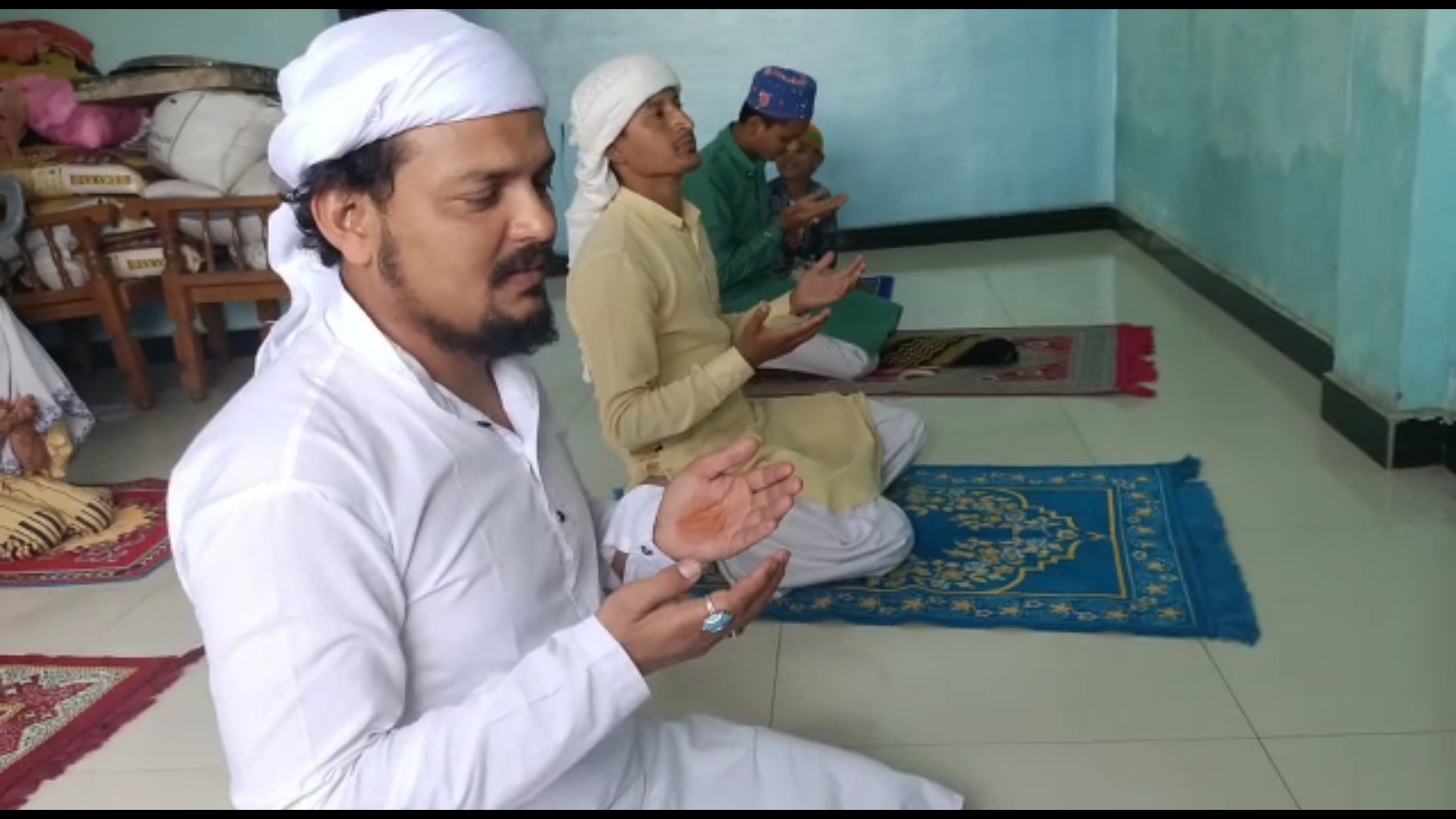 Eid prayers were performed in homes due to lockdown in dindori