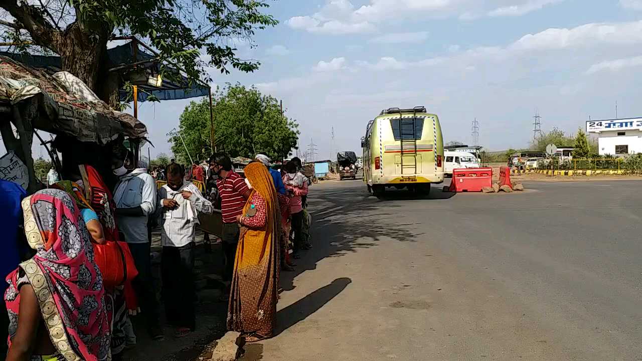 लगातार हो रही मजदूरों की घर वापसी