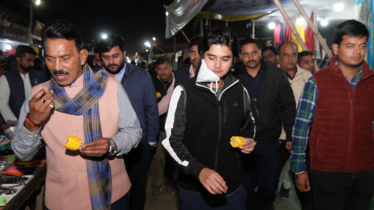 hmaharyaman scindia visit gwalior mela with mp minister tulsi silawat