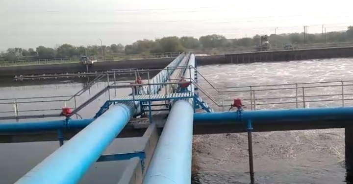 inspects water treatment plant