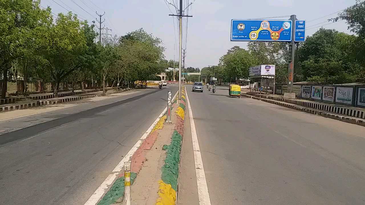 Empty road in gwalior