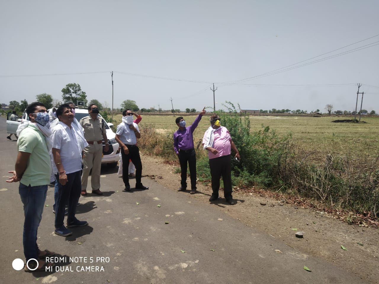 Collector and SP inspect locust team movement