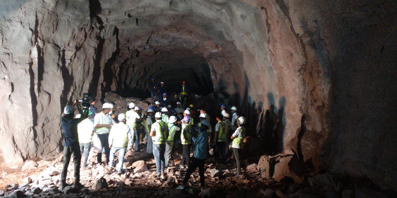 Tunnel T-1 under construction