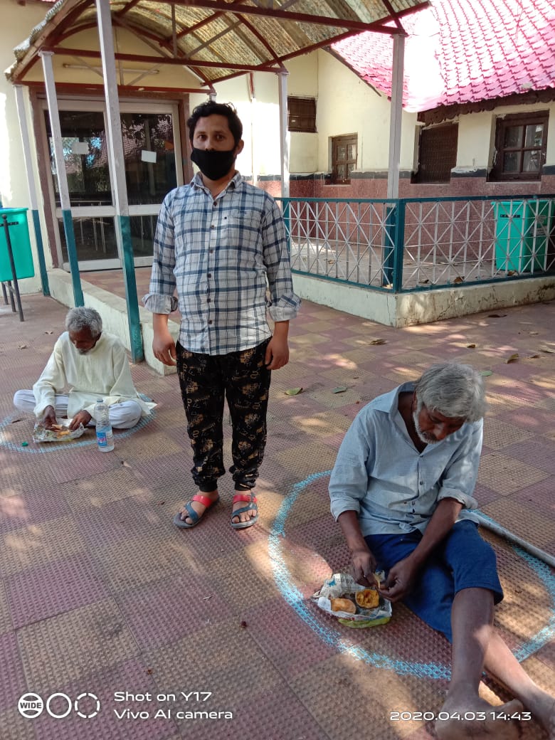 Ram Rahim Roti Bank is providing food to the needy in Hoshangabad.