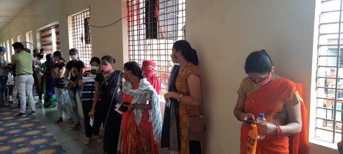 Every Wednesday only women will get the vaccine at the Girls School Center in Itarsi