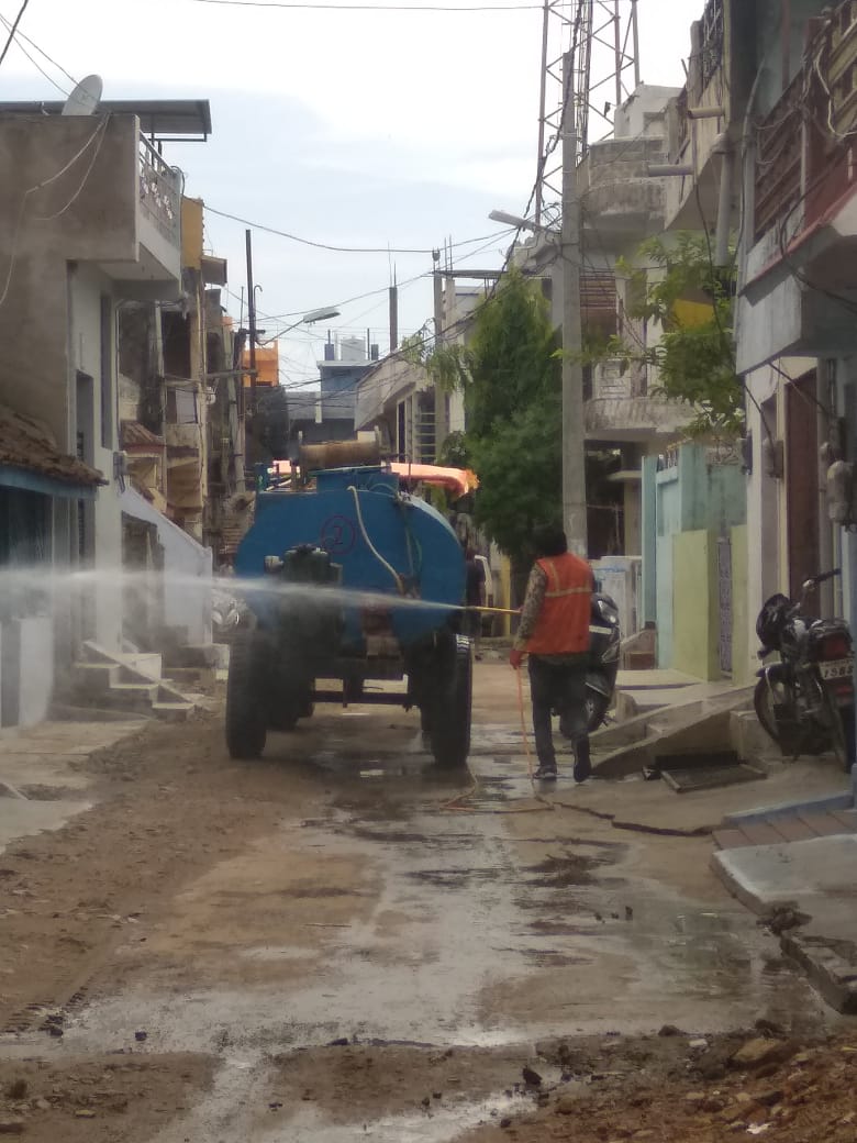 Spraying of sanitizer in the cantonment areas of Itarsi