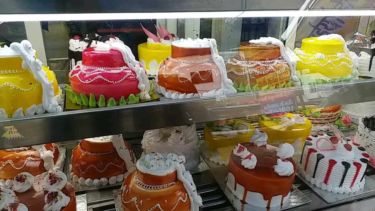 Matki cakes adorned in shops